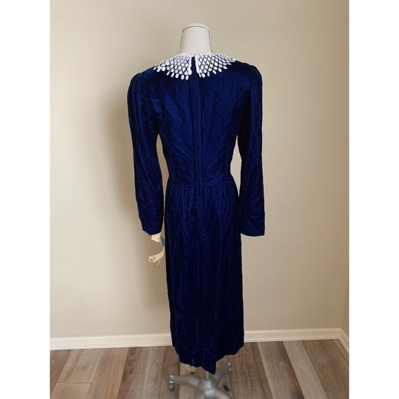 NWT Vintage 80s LANZ Blue Velvet Dress Crochet Lace Collar Modest Cottagecore - Picture 5 of 10